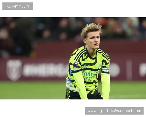 厄德高巧妙脚后跟做球创造绝佳机会